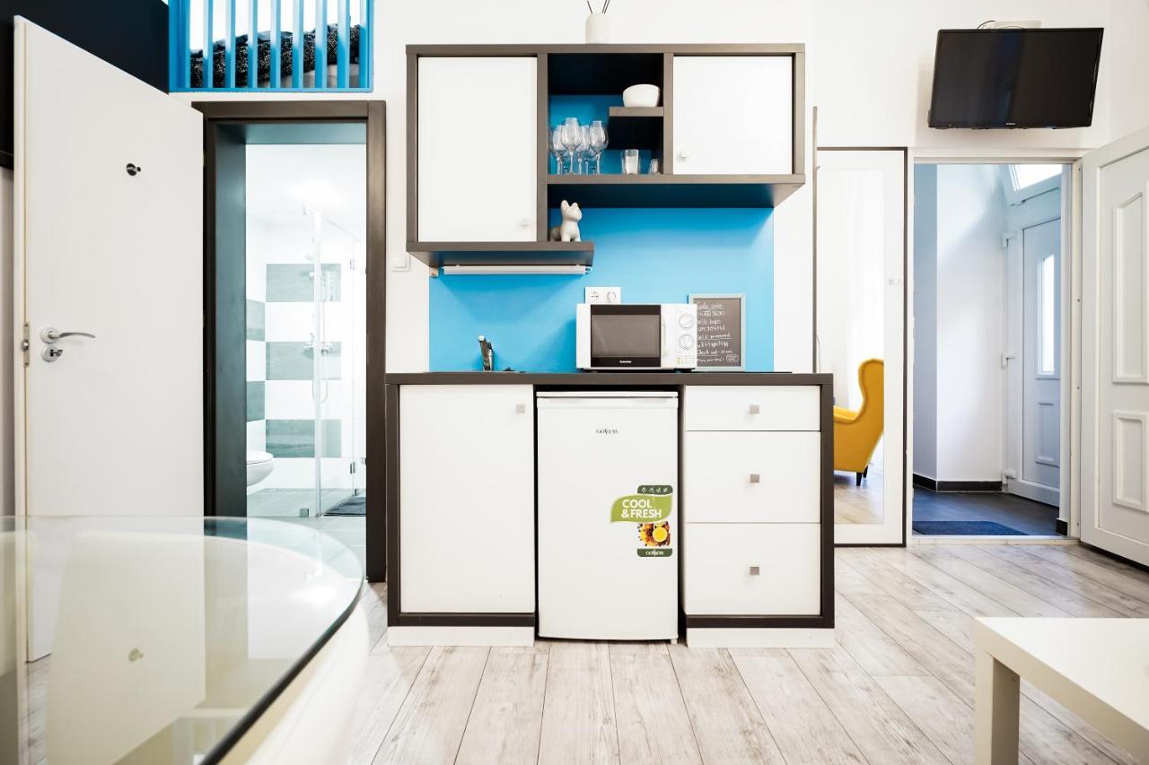 Twin Apartment *